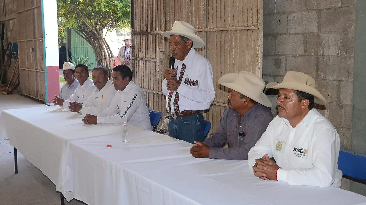 El PRI de Pedro Escobedo califica de traidor a Francisco Perrusquia. Foto Jacob Cabello